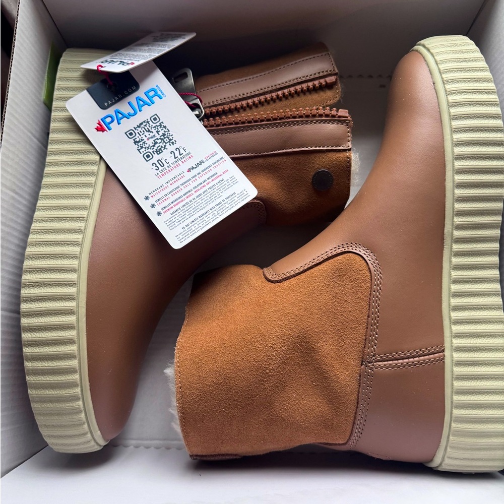 Thermal waterproof winter boots by Pajar